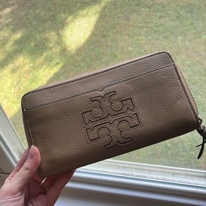 Tory Burch wallet